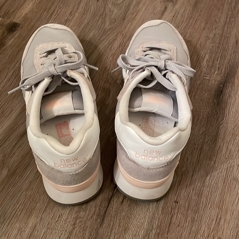New balance sneakers size - 7US - Picture 3 of 4